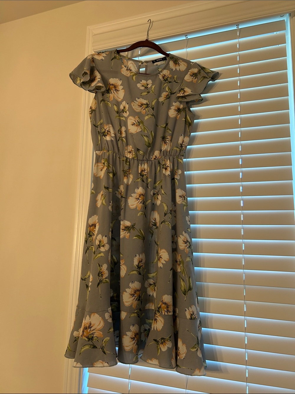 SHEIN Gray Floral Flutter Sleeve Midi Dress